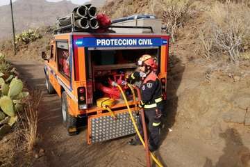 Telde se suma al dispositivo contra el incendio de Tasarte (Foto TA)